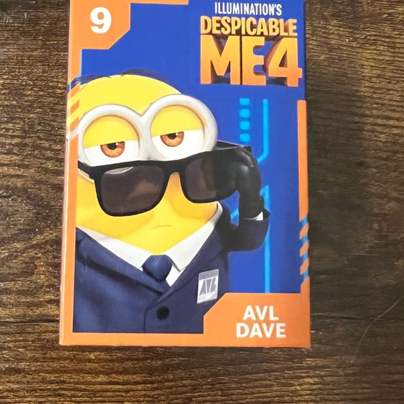 2024 McDonalds Illumination's
Despicable Me 4 #9 Avl Dave Happy Meal Toy New - Picture 3 of 6